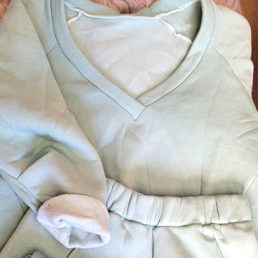 Mint green Locker Room brand sweatsuit / V neck top, jogger bottom